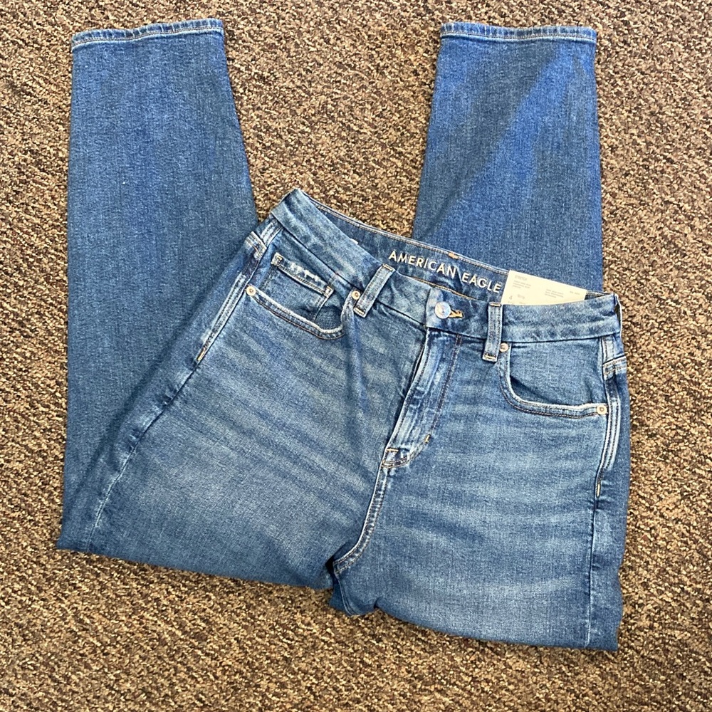 NWT American Eagle Curvy Mom Jean size 4 S 27Waist High Rise